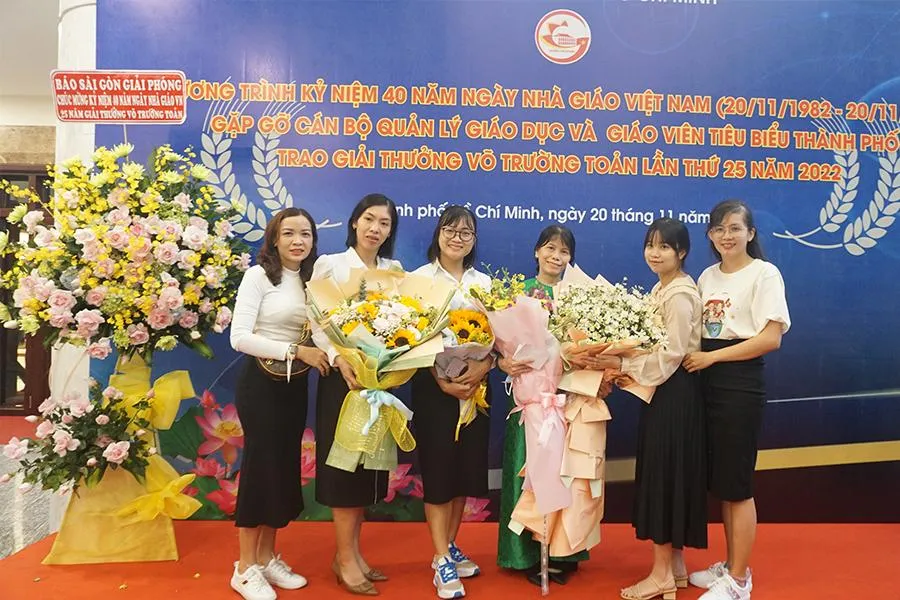 Cô Lê Thị Ngọc Hạnh, Hiệu trưởng Trường Tiểu học Trường Thạnh, TP Thủ Đức, là một trong 50 giáo viên đạt giải thưởng Võ Trường Toản lần thứ 25 năm 2022. Ảnh: N.QUYÊN