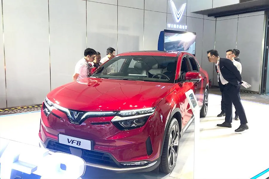 Xe điện VF 8 tại triển lãm xe điện trong nước. Ảnh: Q.HUY