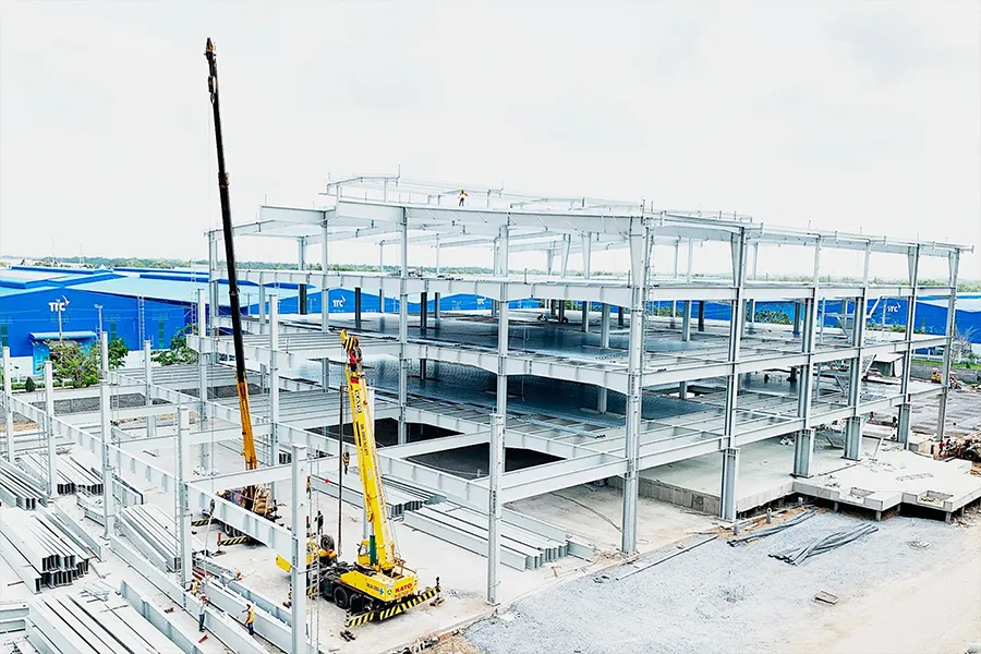 Bất động sản công nghiệp được xem là điểm sáng năm 2023. Ảnh: Q.HUY