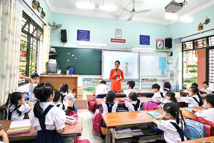 Một tiết học của cô trò Trường Tiểu học Lương Thế Vinh, quận Gò Vấp. Ảnh: NGUYỄN QUYÊN Một tiết học của cô trò Trường Tiểu học Lương Thế Vinh, quận Gò Vấp. Ảnh: NGUYỄN QUYÊN