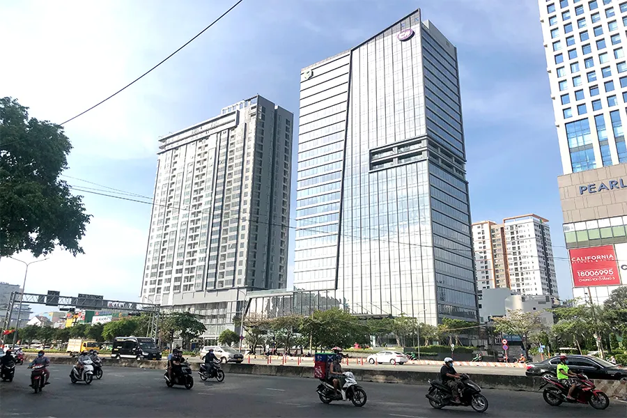 Việc “tặng” căn hộ thực chất là cách bán hàng cắt lỗ của nhà đầu tư. Ảnh minh họa: M.LONG Việc “tặng” căn hộ thực chất là cách bán hàng cắt lỗ của nhà đầu tư. Ảnh minh họa: M.LONG