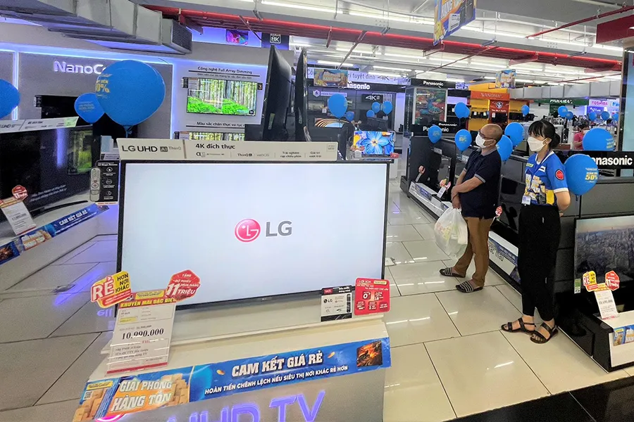 LG là một trong những tập đoàn lớn của Hàn Quốc có xu hướng mở rộng sản xuất ở Việt Nam. Ảnh: TÚ UYÊN LG là một trong những tập đoàn lớn của Hàn Quốc có xu hướng mở rộng sản xuất ở Việt Nam. Ảnh: TÚ UYÊN