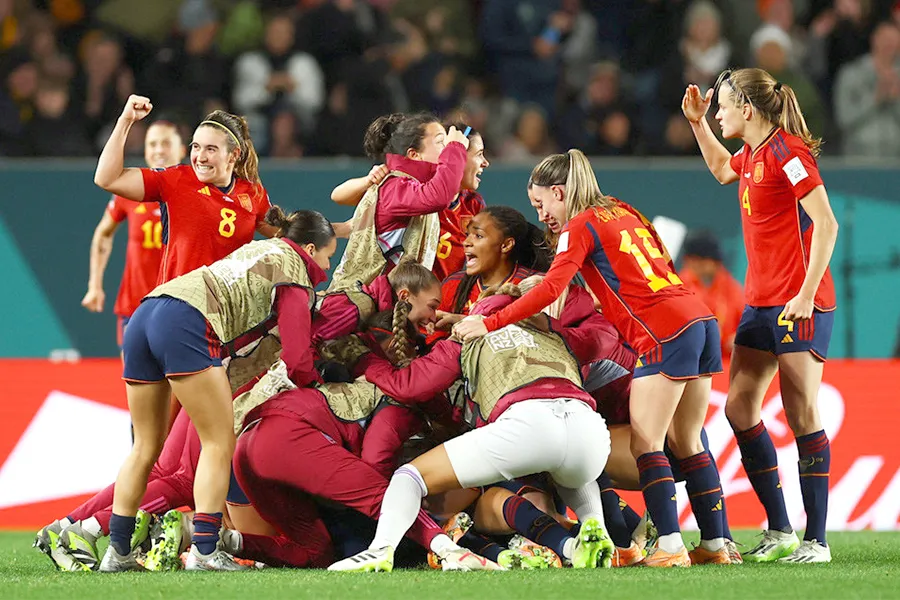 Nữ cầu thủ Tây Ban Nha sau World Cup đình công thi đấu và đòi tăng lương ở giải vô địch Tây Ban Nha. Ảnh: GETTY IMAGES w-1_14_BAICHINH_nu TBN dinhcong_luong Huynhnhu__SEP_2023_690.jpg