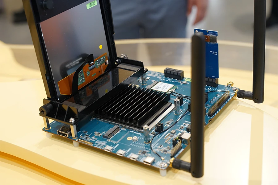 w-P11-con-chip 3.jpg