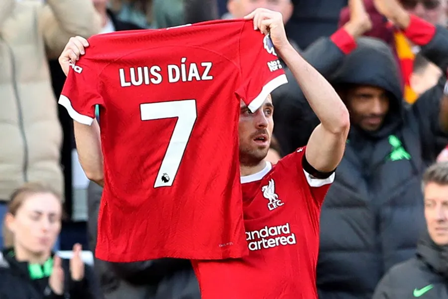 w-3_14_BAICHINH_vu batcoc ba me Liverpool_ Luis Diaz _NOV_2023_ 990_.jpg