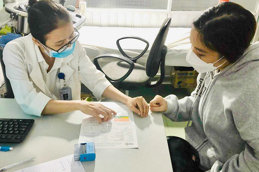 Khám sức khỏe tiền hôn nhân không chỉ mang lại lợi ích cho bản thân, mà còn mang đến lợi ích quan trọng cho xã hội. Ảnh: TH w-P10-Kham-suc-khoe2_4-11.jpg