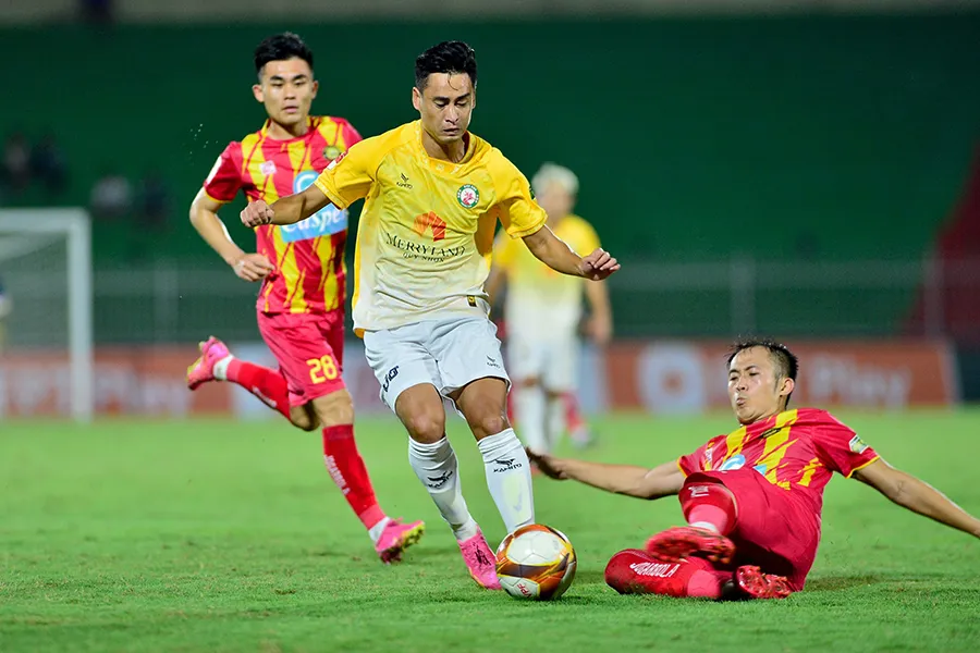 w-P15-1_BAICHINH_ V-League_nongbong_10_DEC_2023_1060.jpg