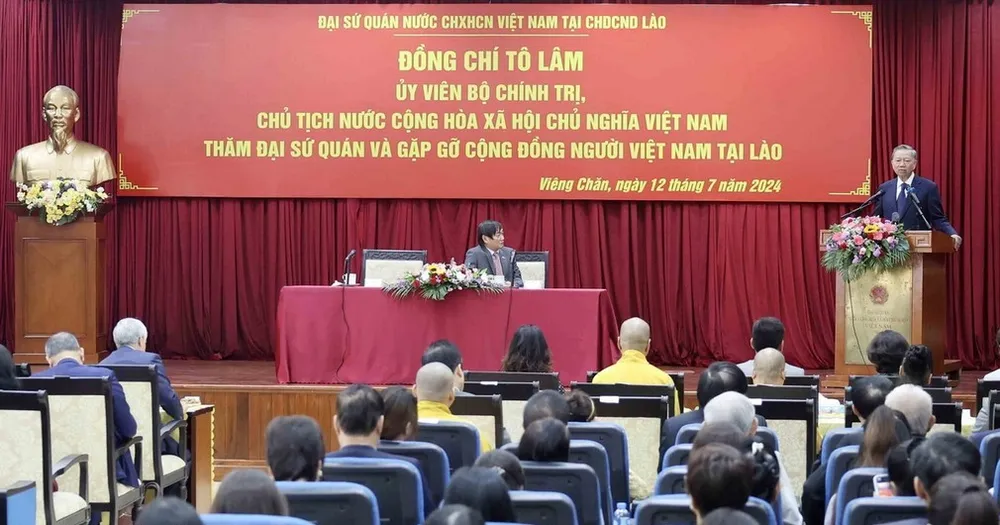 Chủ tịch nước Tô Lâm phát biểu tại buổi gặp gỡ cộng đồng người Việt Nam tại Lào. Ảnh: TTXVN Hinh_box-P5.jpg