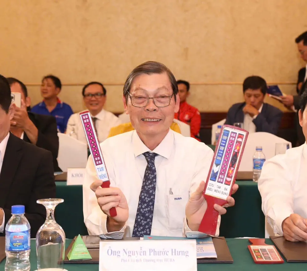 p11-ong Nguyen Phuoc Hung.jpg