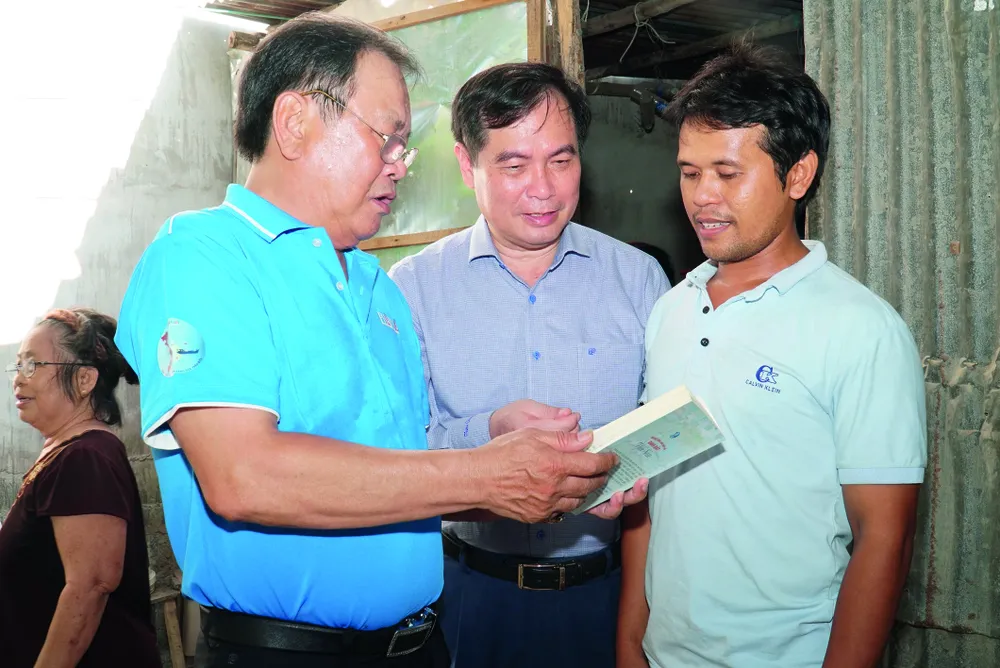 P2021_Cot phai_h1.jpg