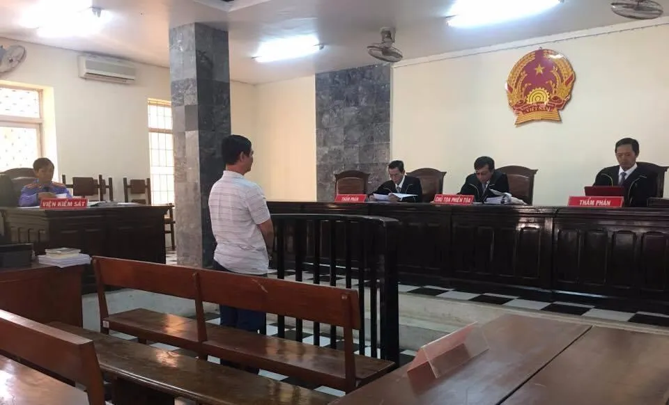 Bị cáo Sơn tại phiên tòa sáng ngày 14-2