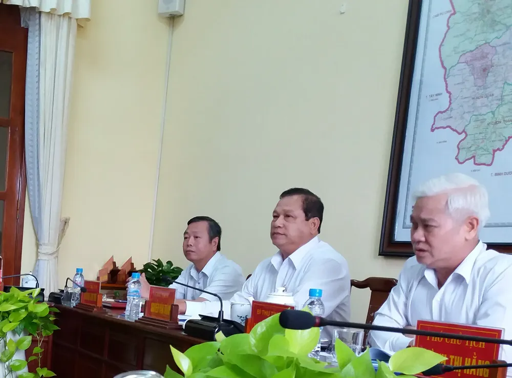 Bí thư, chủ tịch Bình Phước gặp gỡ nhà đầu tư Singapore ảnh 1