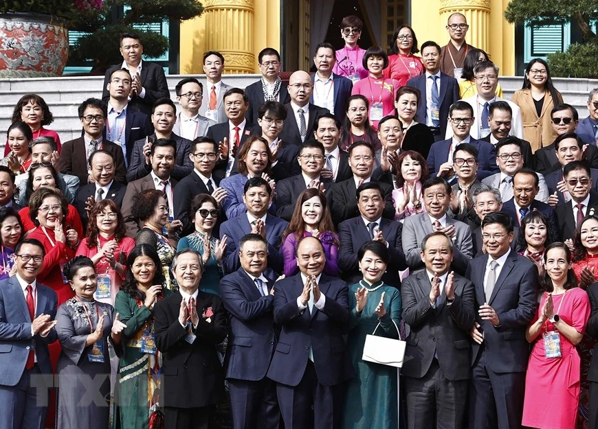 Chủ tịch nước Nguyễn Xuân Phúc thả cá chép tiễn ông Công, ông Táo ảnh 4