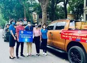 Lê Thành tặng hàng ngàn phần quà cho 2 khu phố bị phong tỏa ở quận Bình Tân ảnh 8 NSND Tự Long, Xuân Bắc ủng hộ người dân Bắc Ninh 30 tấn gạo