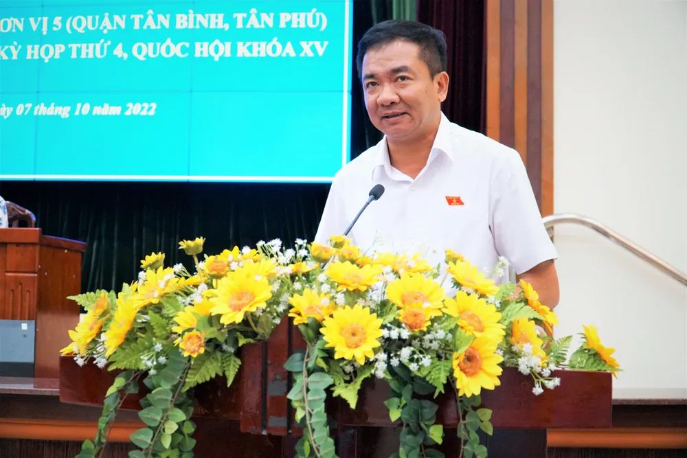 Thiếu tướng Nguyễn Minh Đức, Phó Chủ nhiệm Ủy ban Quốc phòng và An ninh của Quốc hội phát biểu tại hội nghị. Ảnh: BẢO PHƯƠNG