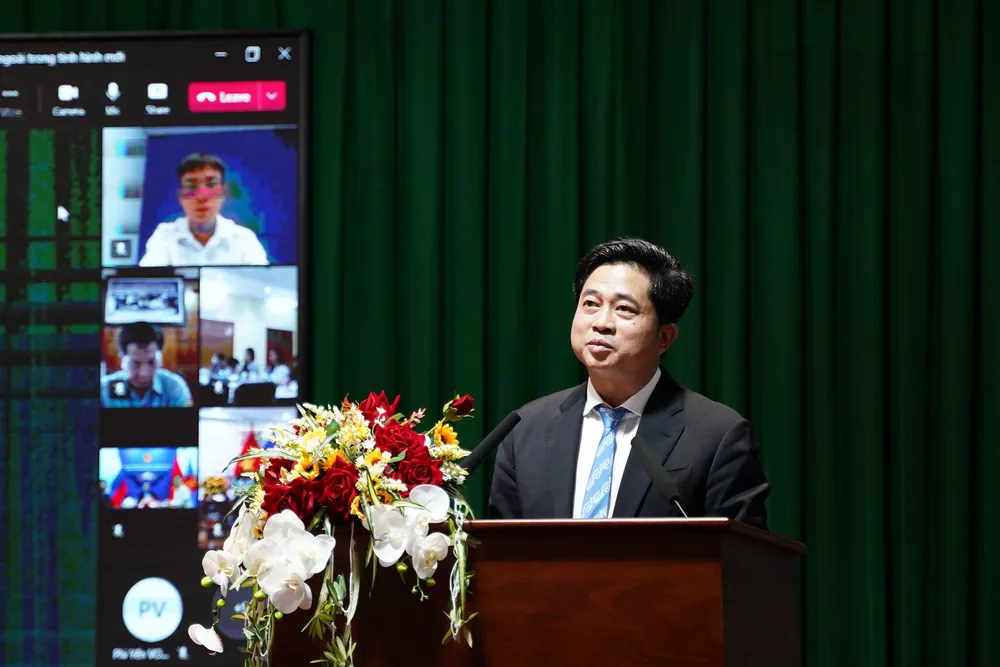 Ông Đinh Hoàng Linh, Vụ trưởng Vụ Văn hóa Thông tin, Ủy ban về người Việt Nam ở nước ngoài tại hội nghị. Ảnh: BẢO PHƯƠNG