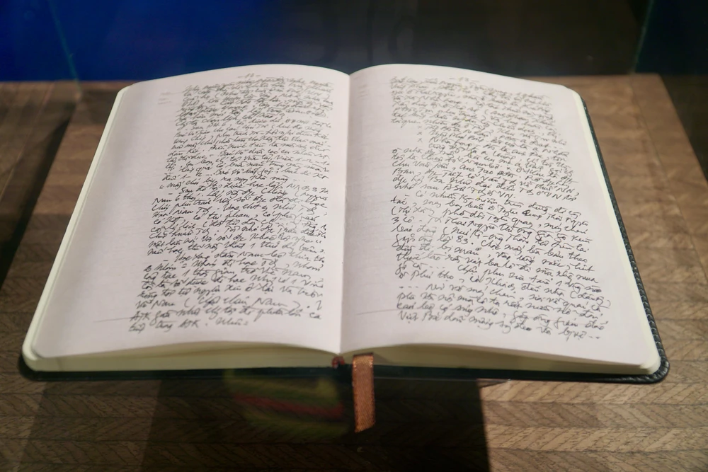 Những bút tích của Thủ tướng Kiệt được lưu giữ. Ảnh: BẢO PHƯƠNG