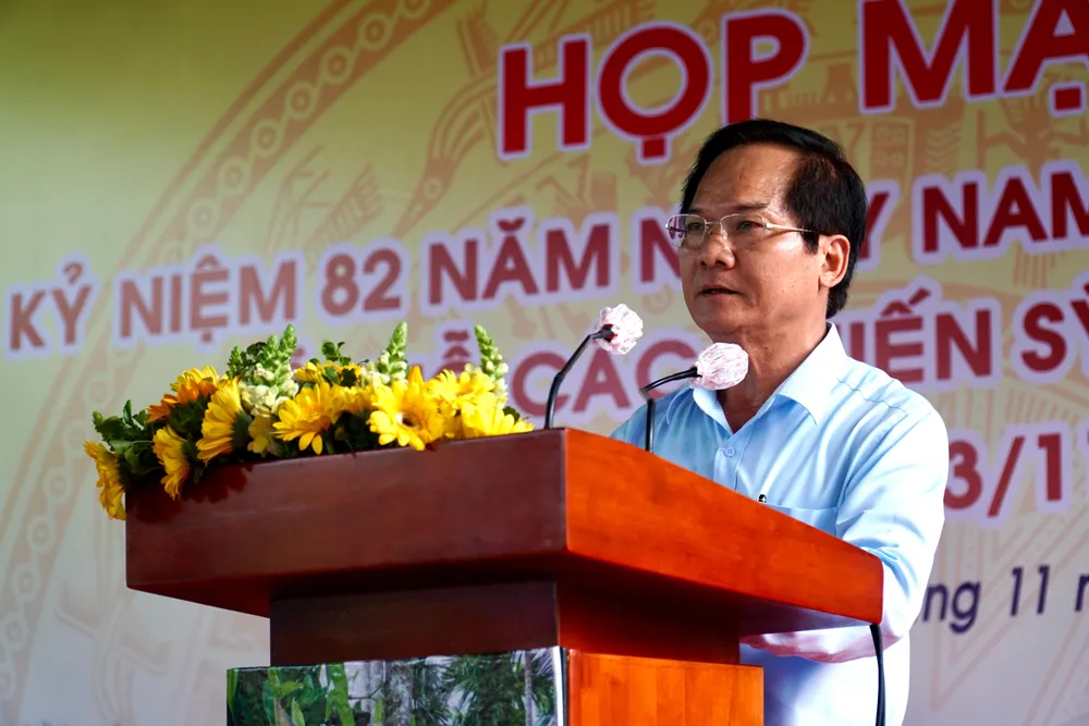 Bí thư Huyện uỷ huyện Hóc Môn Trần Văn Khuyên nhắc lại về thời khắc lịch sử cuộc khởi nghĩa Nam kỳ. Ảnh: BẢO PHƯƠNG Bí thư Huyện uỷ huyện Hóc Môn Trần Văn Khuyên nhắc lại về thời khắc lịch sử cuộc khởi nghĩa Nam kỳ. Ảnh: BẢO PHƯƠNG