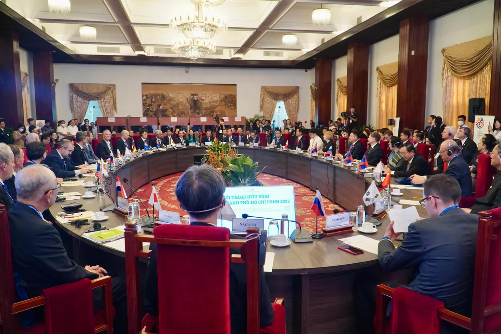 Toàn cảnh sự kiện Đối thoại Hữu nghị TP.HCM lần thứ nhất năm 2022. Ảnh: BẢO PHƯƠNG