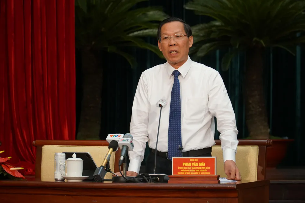 Chủ tịch UBND TP.HCM Phan Văn Mãi phát biểu trước phiên chất vấn. Ảnh: BẢO PHƯƠNG Chủ tịch UBND TP.HCM Phan Văn Mãi phát biểu trước phiên chất vấn. Ảnh: BẢO PHƯƠNG