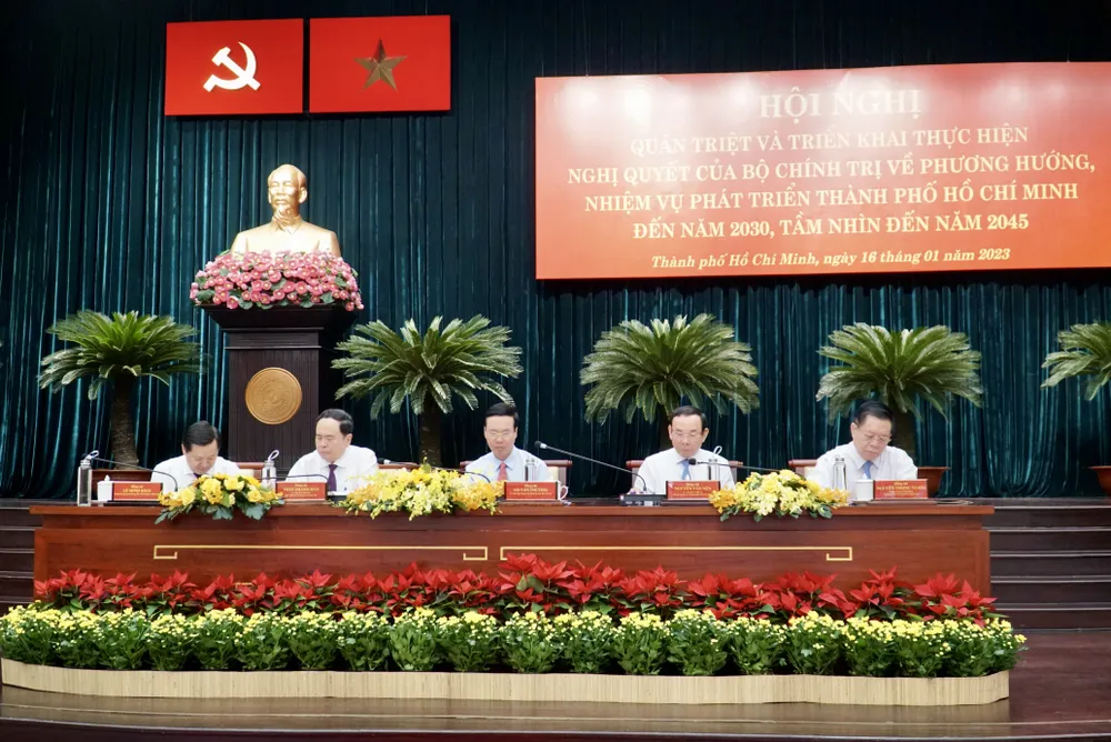 Hội nghị do Ban Bí thư cùng nhiều lãnh đạo Trung ương, TP.HCM chủ trì. Ảnh: BẢO PHƯƠNG