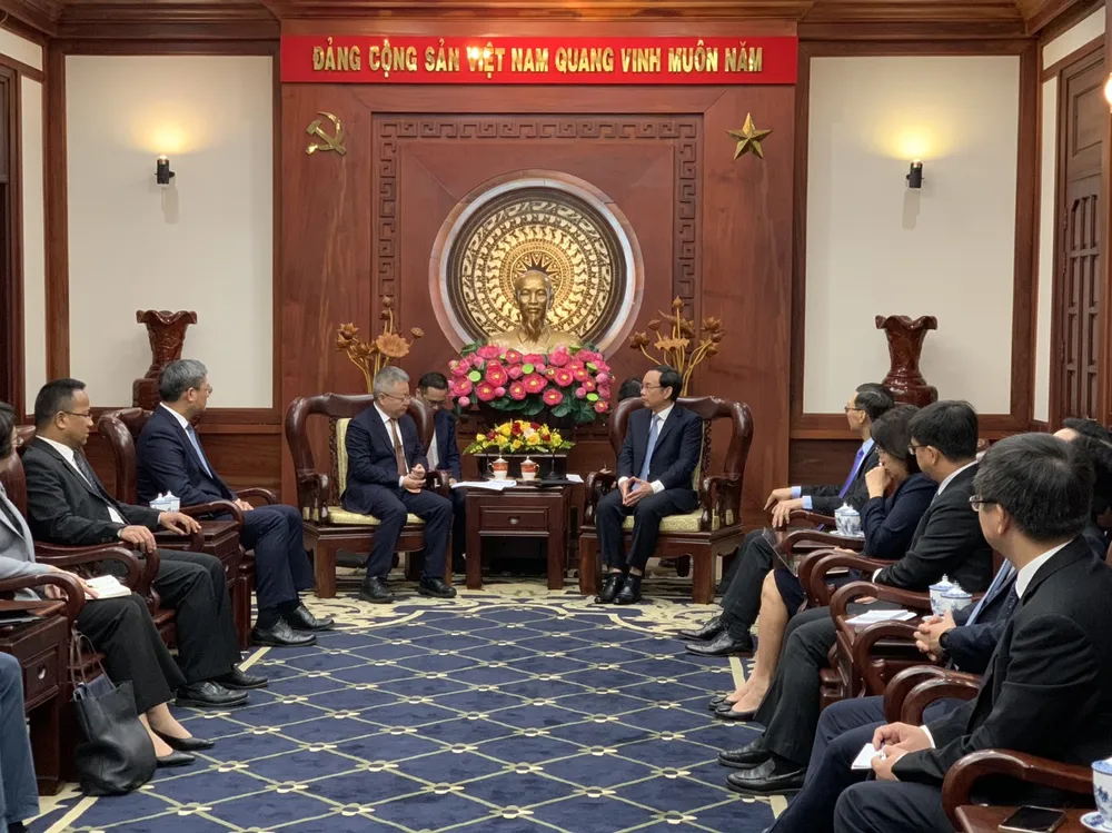 Bí thư Thành ủy TP.HCM Nguyễn Văn Nên đã có buổi tiếp xã giao ông Thẩm Hiểu Minh, Bí thư Tỉnh ủy tỉnh Hải Nam (Trung Quốc) nhân chuyến thăm, làm việc tại TP.HCM. Ảnh: Q.T