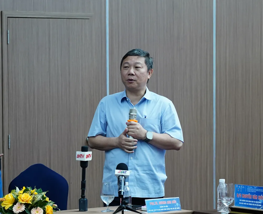 Phó Chủ tịch UBND TP.HCM Dương Anh Đức phát biểu tại tọa đàm. Ảnh: BẢO PHƯƠNG