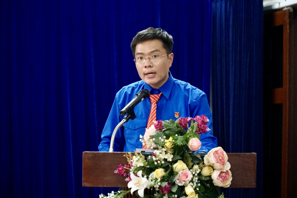 Bí thư Đoàn Khối Dân - Chính - Đảng TP.HCM Nguyễn Đăng Khoa phát biểu tại buổi lễ. Ảnh: BẢO PHƯƠNG