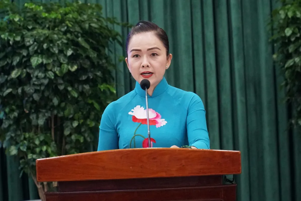Phó Giám đốc Sở Nội vụ TP.HCM Ngô Thị Hoàng Các công bố chỉ số CCHC của sở, ban, ngành, UBND TP Thủ Đức, các quận, huyện năm 2022. Ảnh: BẢO PHƯƠNG