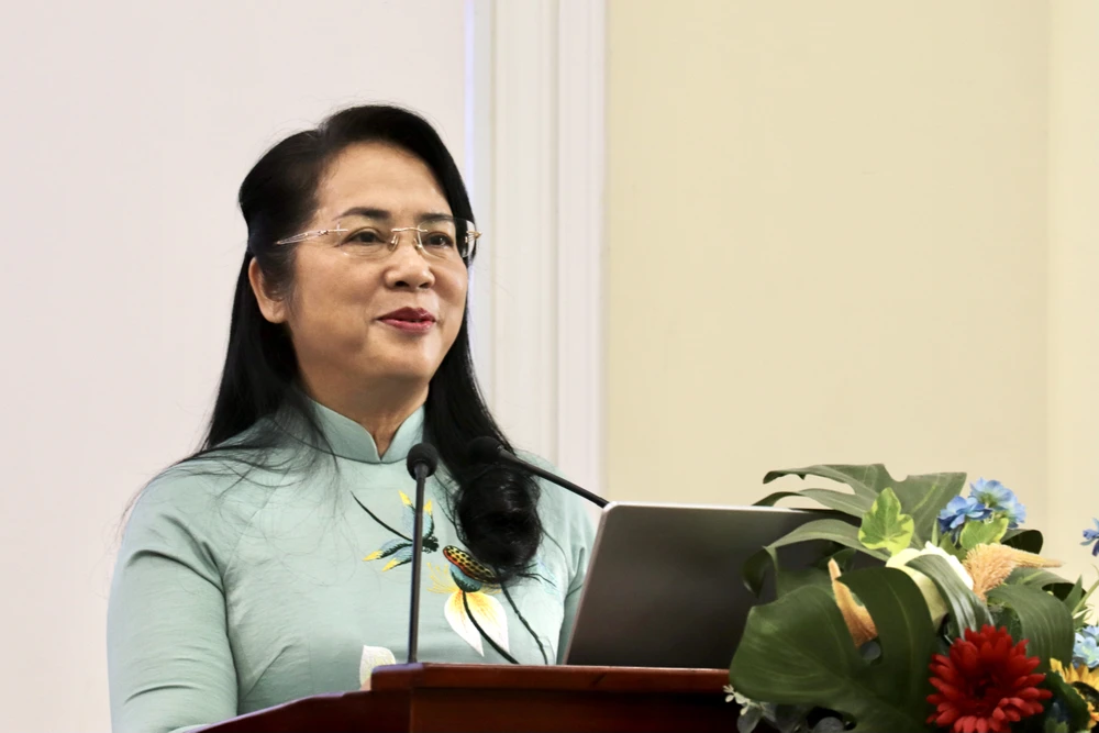 Chủ tịch Ủy ban MTTQ Việt Nam TP.HCM Trần Kim Yến phát biểu tại buổi lễ