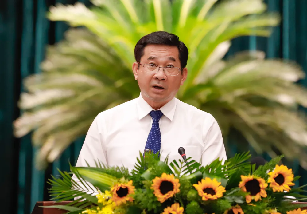 Chủ nhiệm ủy ban kiểm tra Thành ủy TP.HCM Dương Ngọc Hải báo cáo tại hội nghị. Ảnh: BẢO PHƯƠNG