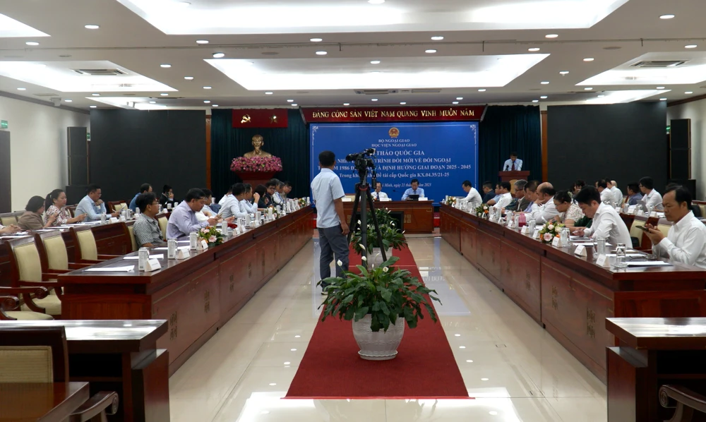 Toàn cảnh Hội thảo Quốc gia với chủ đề “Nhìn lại quá trình đổi mới về đối ngoại từ năm 1986 đến nay và định hướng giai đoạn 2025 - 2045”. Ảnh: P.Đ