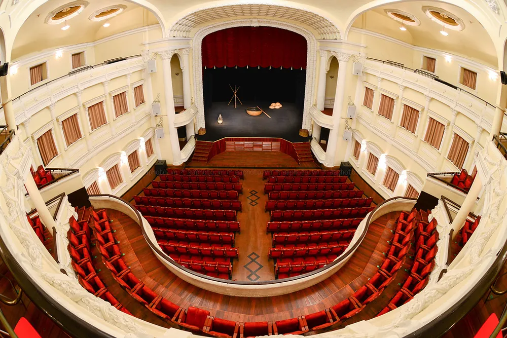 Nhà hát TPHCM (2).jpg