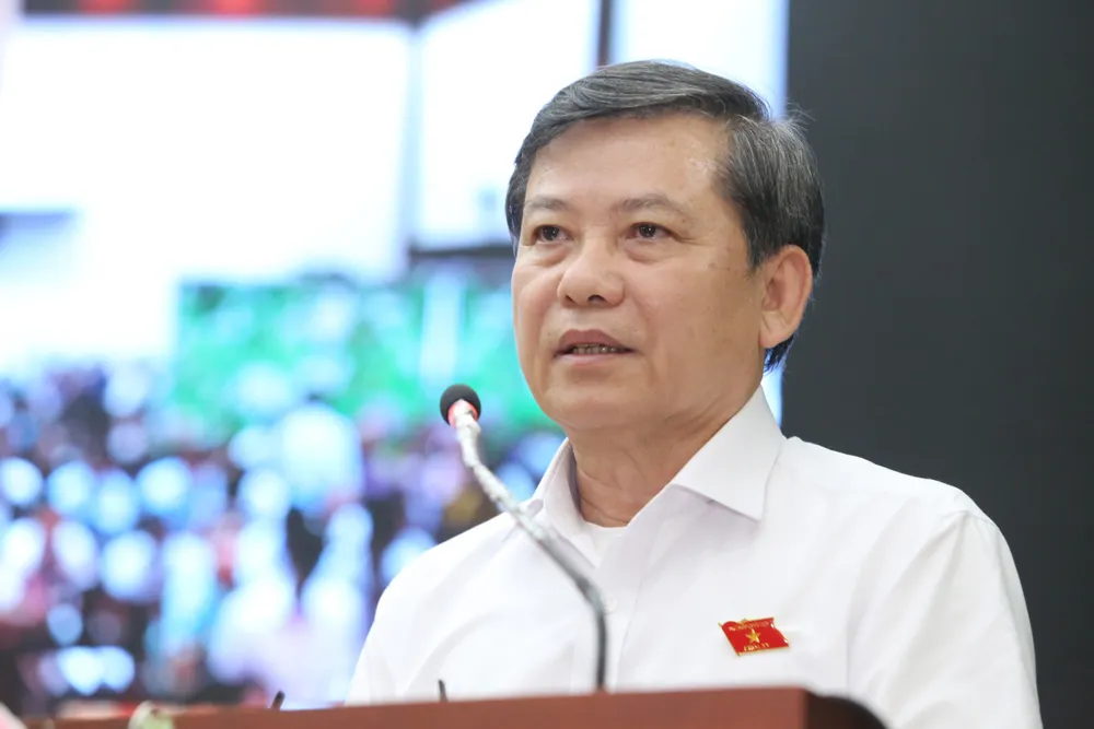 Viện trưởng VKSND tối cao Lê Minh Trí trả lời cử tri quận 8. Ảnh: BẢO PHƯƠNG cu-tri-quan-8-3.jpg