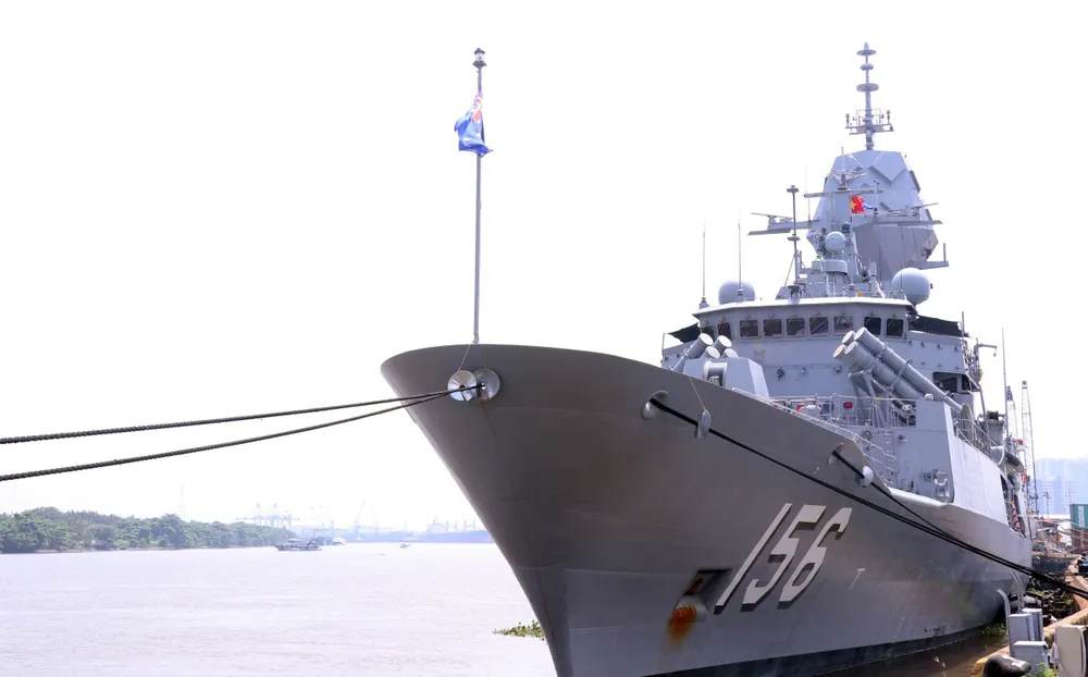 Tàu Hải quân Hoàng gia Australia HMAS Toowoomba cập cảng Nhà Rồng. Ảnh: PHƯƠNG ĐẶNG tàu Hải quân Hoàng gia Australia