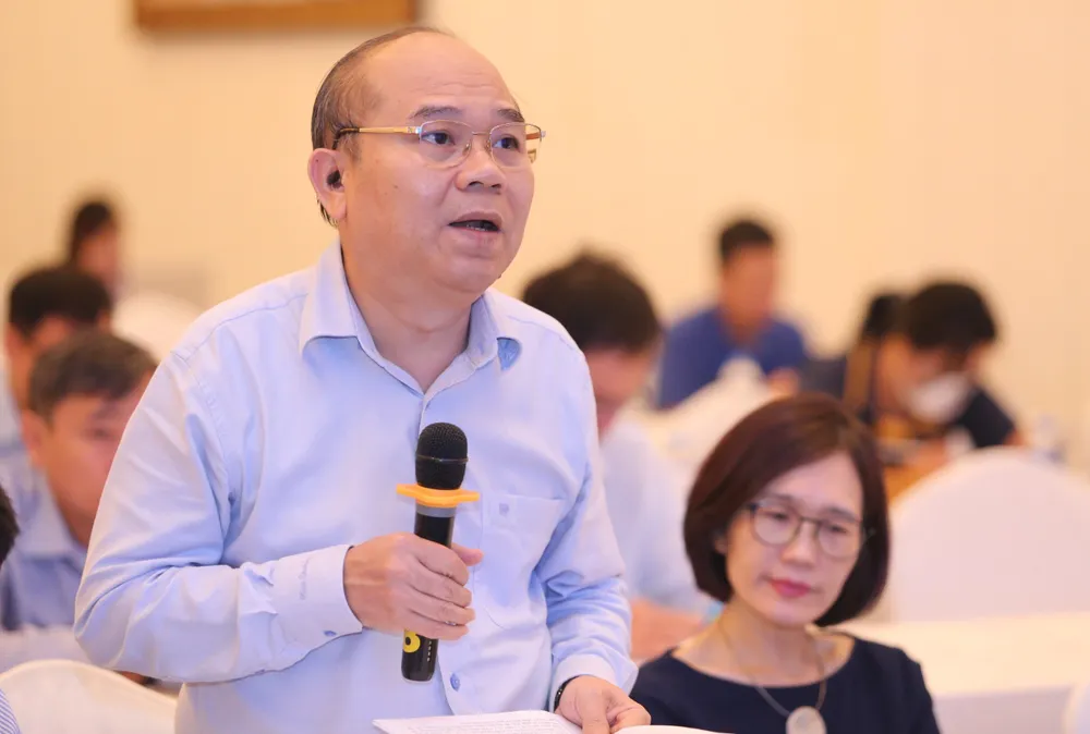 Phó Giám đốc Sở TNMT TP nêu ý kiến tại hội thảo Tuần lễ Chuyển đổi số TP.HCM. Ảnh: BẢO PHƯƠNG chuyen-doi-so-tp.hcm-3.jpg