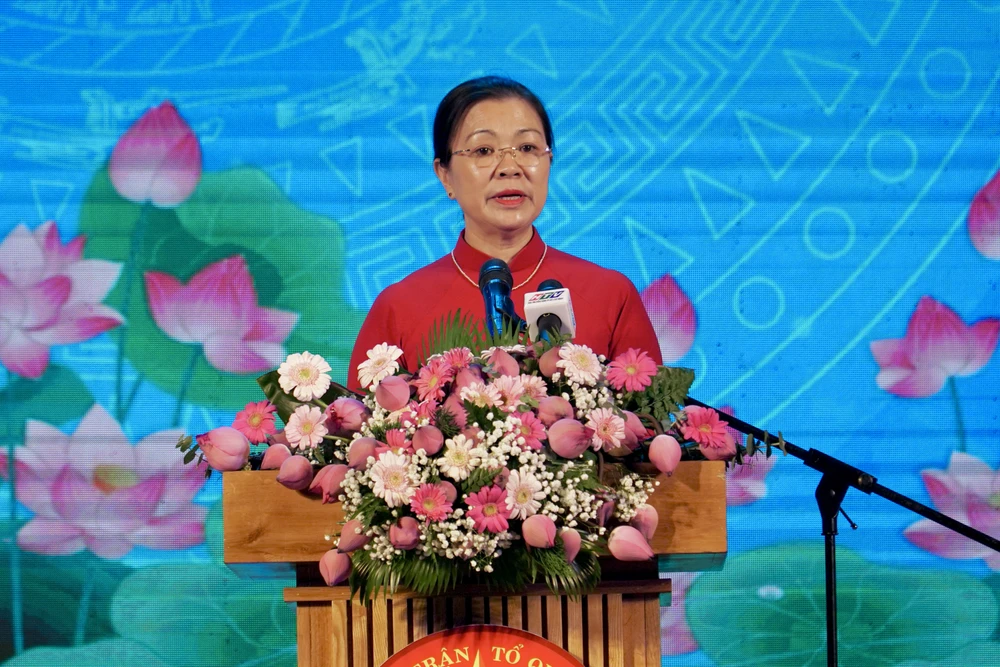 Bà Trương Thị Ngọc Ánh, Phó Chủ tịch Ủy ban Trung ương MTTQ Việt Nam phát biểu tại chương trình. Ảnh: BẢO PHƯƠNG cán bộ Mặt trận