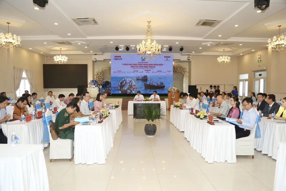 Tọa đàm “Bảo vệ môi trường biển để phát triển kinh tế biển bền vững tại tỉnh Bình Thuận”.