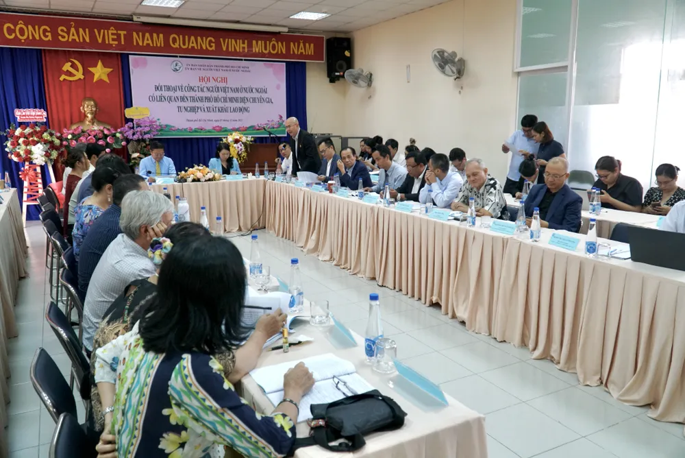 người lao động làm việc ở nước ngoài