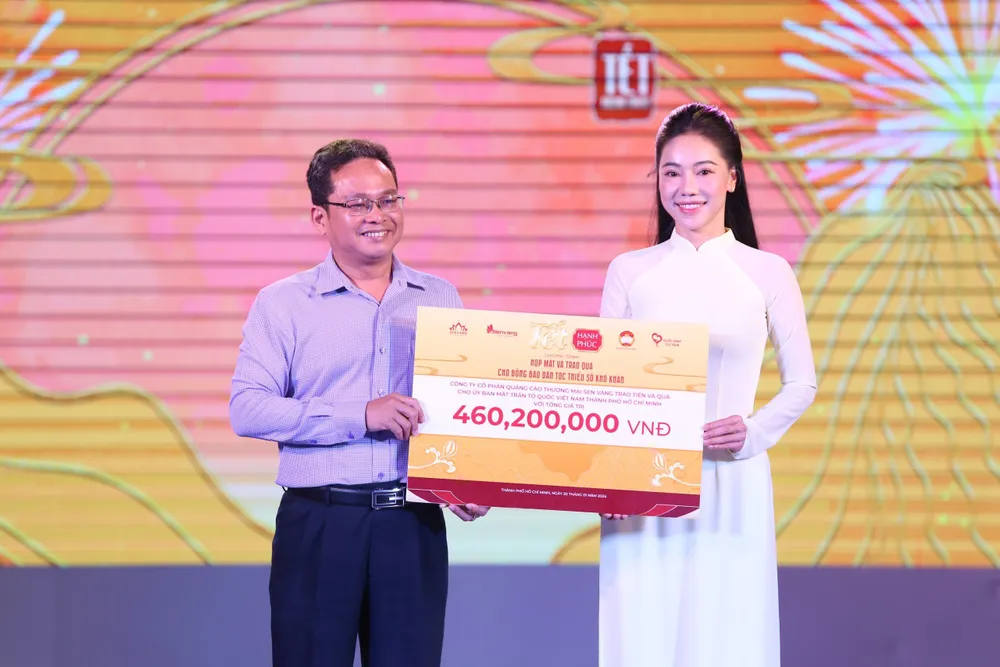 300 phần quà tết