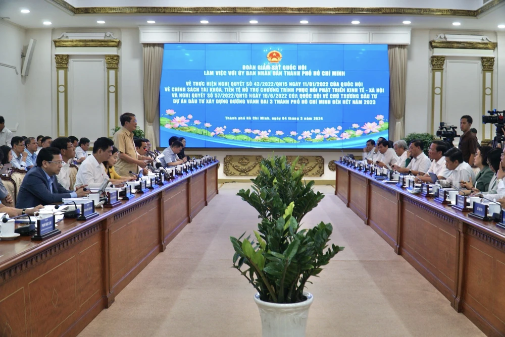 Toàn cảnh buổi làm việc. Ảnh: BẢO PHƯƠNG vanh-dai-3-1.jpg