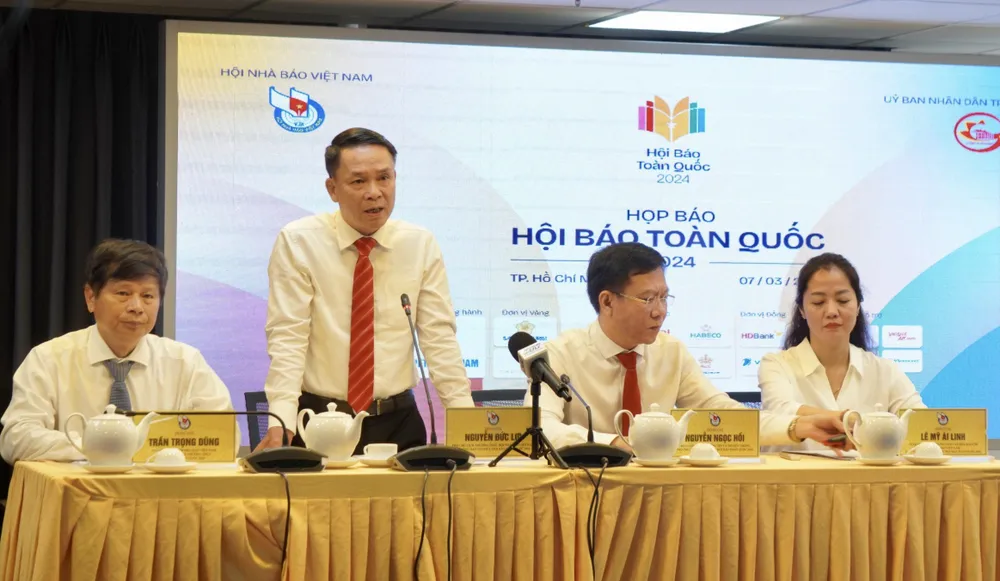 hội báo toàn quốc