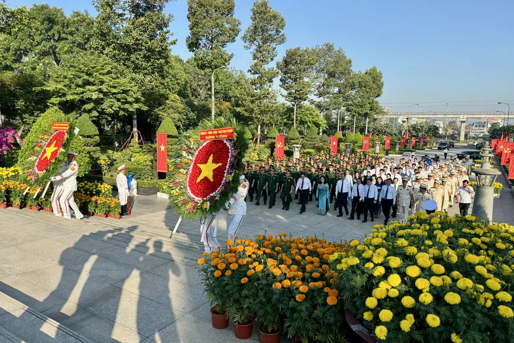 dâng hương tưởng niệm