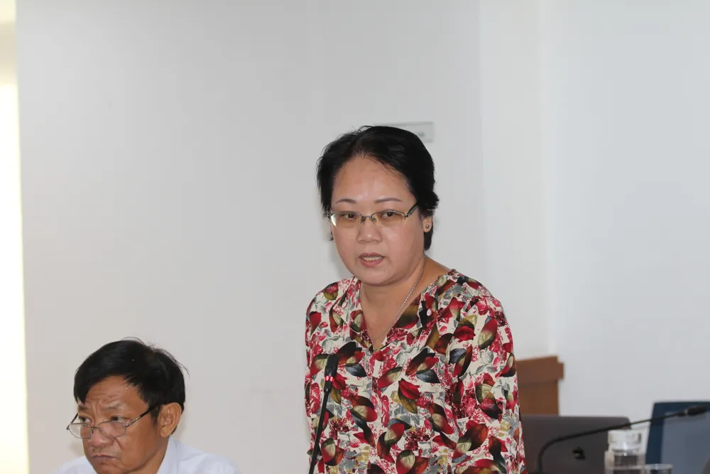 Đại diện Sở An toàn thực phẩm TP.HCM thông tin về việc 19 sinh viên nghi ngộ độc thực phẩm. Ảnh: THÀNH NHÂN 19 sinh viên nghi ngộ độc thực phẩm.