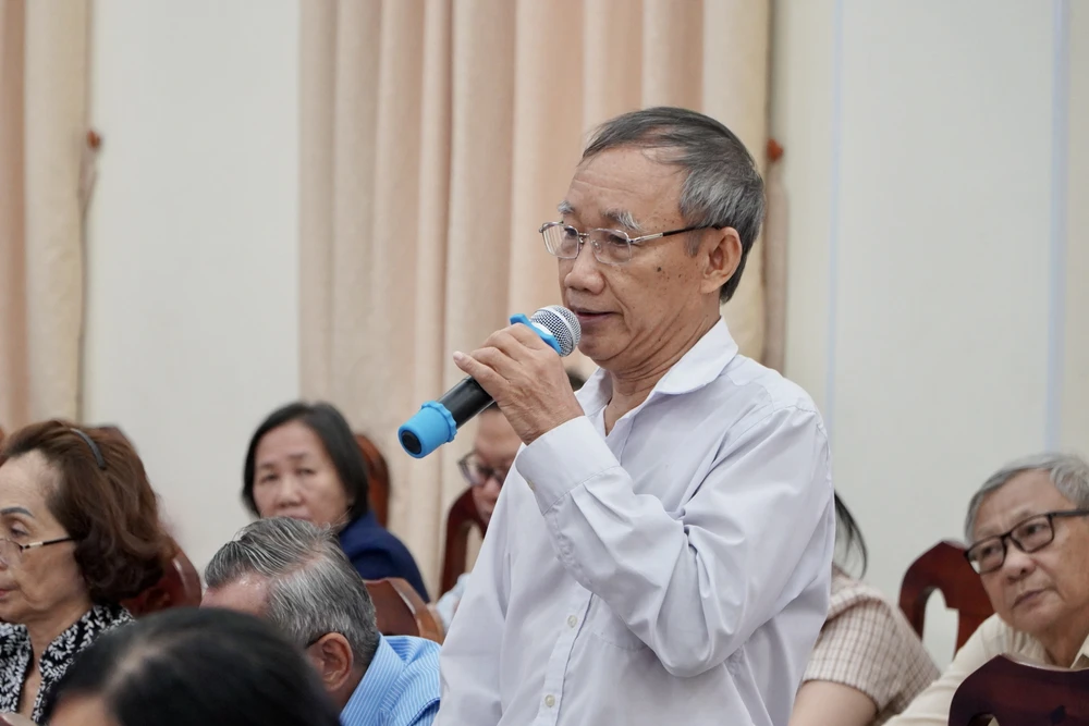 Đại diện các Khu phố mới nêu ý kiến tại hội nghị. Ảnh: BẢO PHƯƠNG khu phố mới