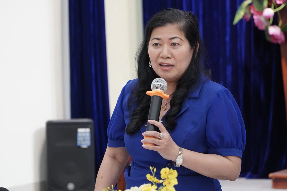 Phó Giám đốc Sở Nội vụ TP.HCM Nguyễn Thị Hồng Thắm phát biểu kết luận. Ảnh: BẢO PHƯƠNG khu-pho-moi-3.JPG