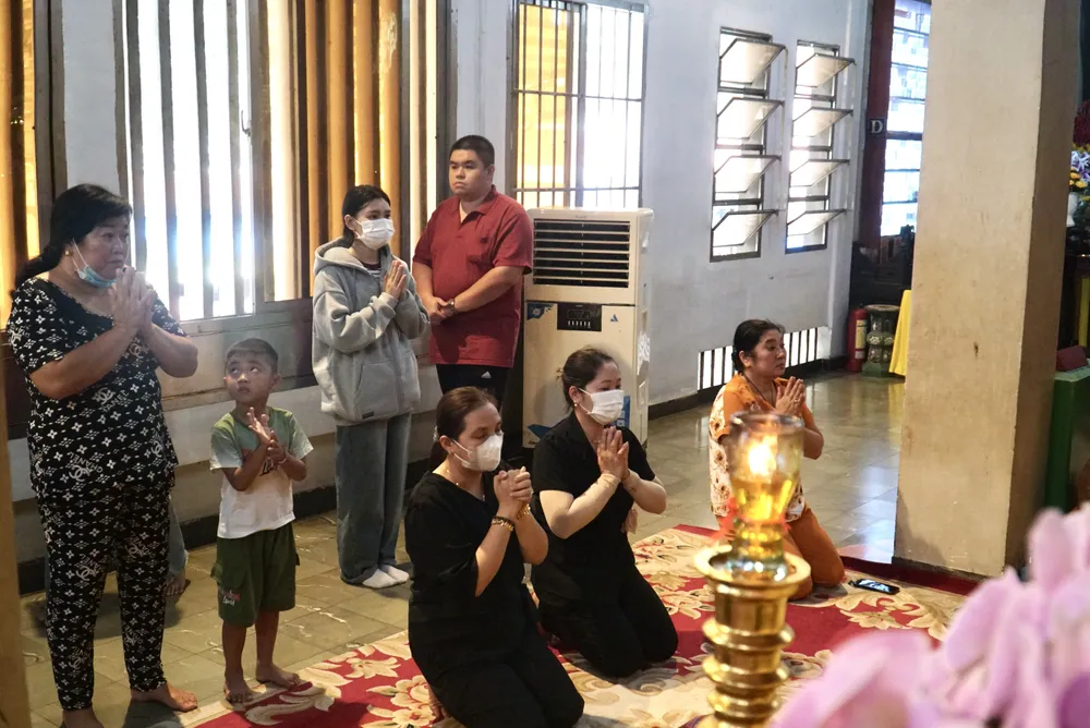 Nhiều người dân đến tưởng niệm Tổng Bí thư Nguyễn Phú Trọng. Ảnh: BẢO PHƯƠNG tong-bi-thu-nguyen-phu-trong-6.JPG