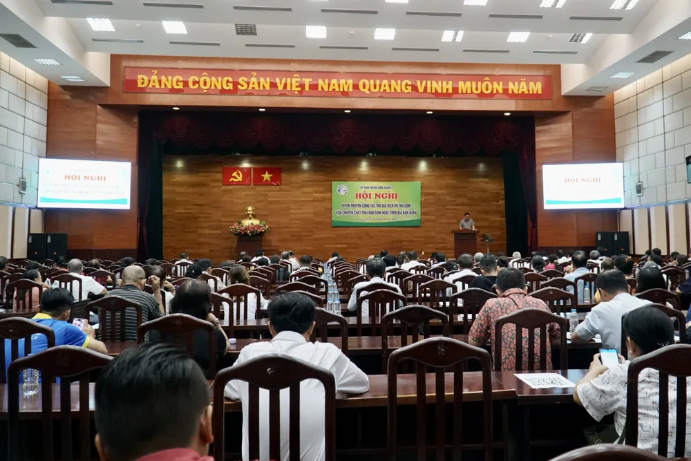 Toàn cảnh hội nghị. Ảnh: BẢO PHƯƠNG thi-diem-thu-phi-dich-vu-thu-gom-rac-1.JPG