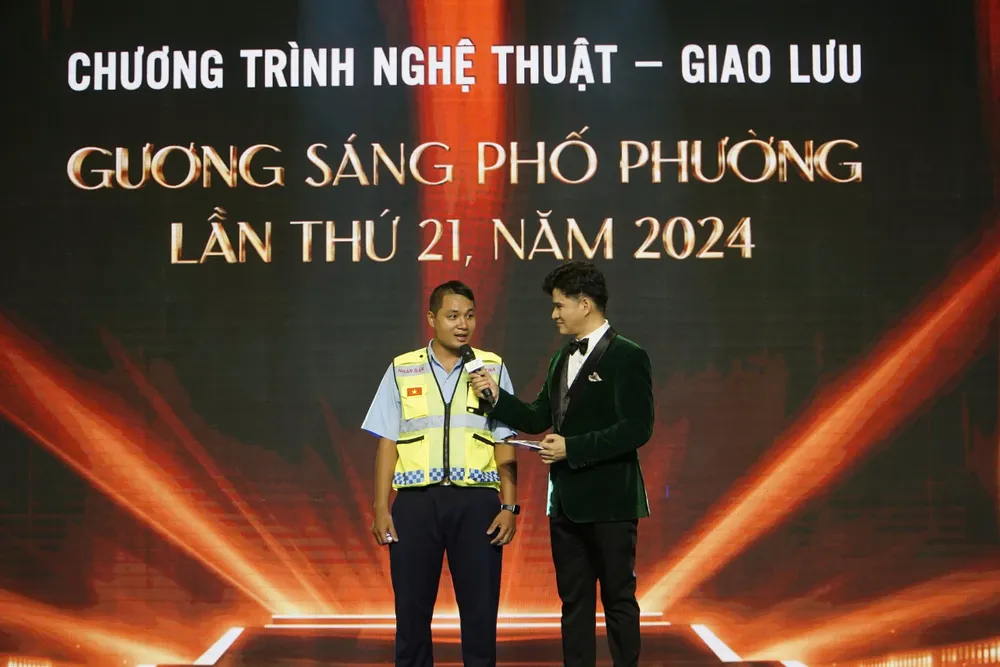 Anh Nguyễn Lê Hậu (TP Thủ Đức) chia sẻ tại chương trình. Ảnh: BẢO PHƯƠNG guong-sang-pho-phuong-2.jpg