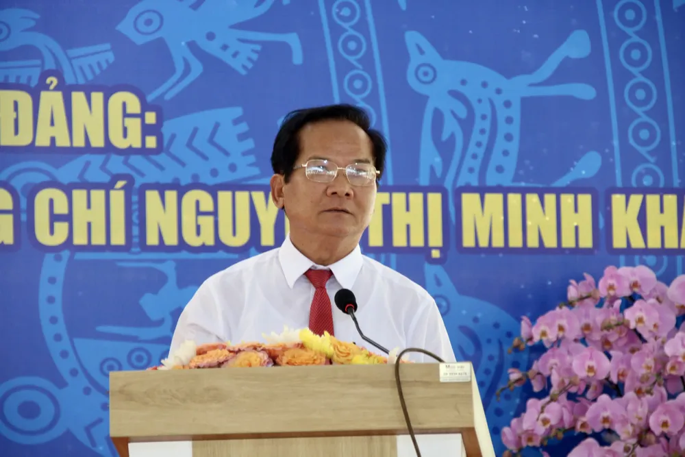 Ông Trần Văn Khuyên, Bí thư Huyện ủy Hóc Môn, phát biểu tại buổi lễ. Ảnh: BẢO PHƯƠNG huyen-hoc-mon-1.jpg